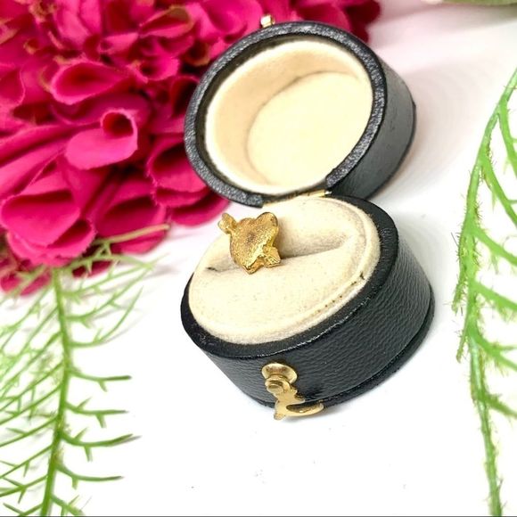 VINTAGE⚜️Golden Cupid Valentine’s Heart Tack Pin - Picture 3 of 6